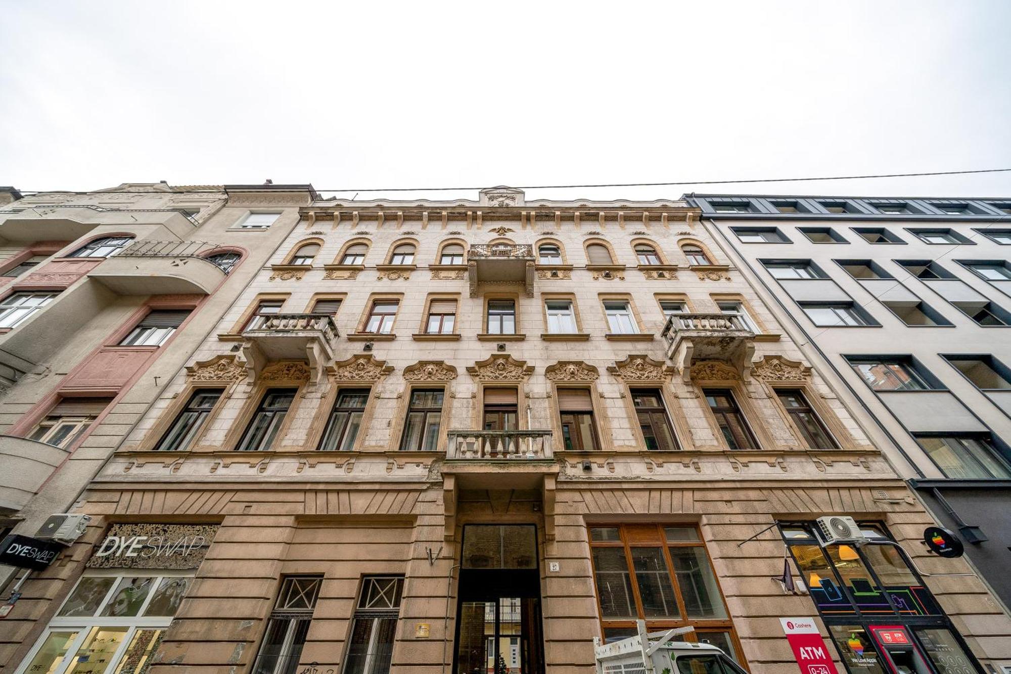 Budapest Magic Blue In Downtown Luaran gambar