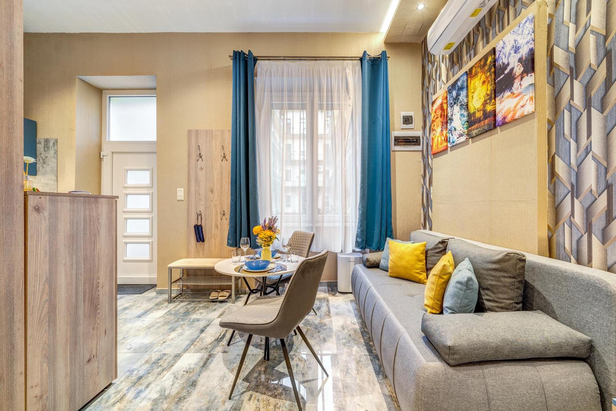 Budapest Magic Blue In Downtown Luaran gambar