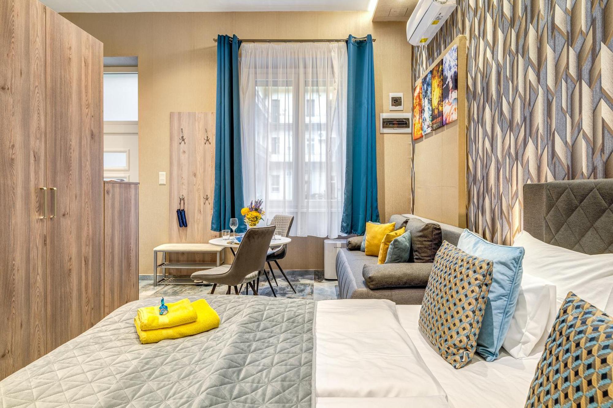 Budapest Magic Blue In Downtown Luaran gambar