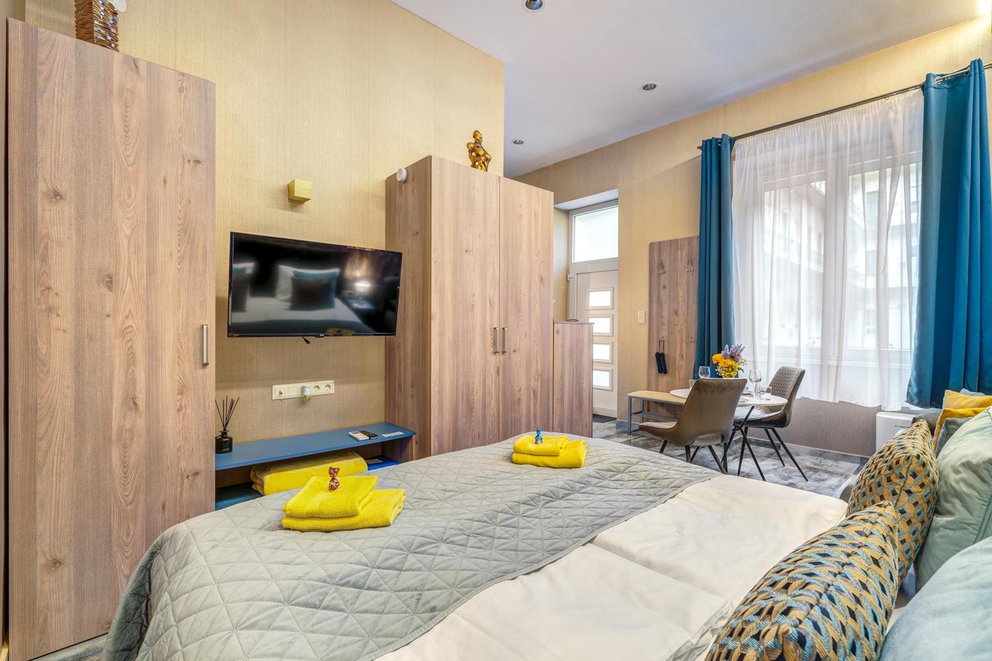 Budapest Magic Blue In Downtown Luaran gambar